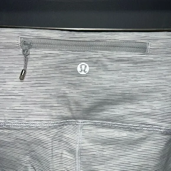 Lululemon Run With The Sun Crop Womens Leggings 8 Gray White Stripe Mesh - Picture 6 of 9